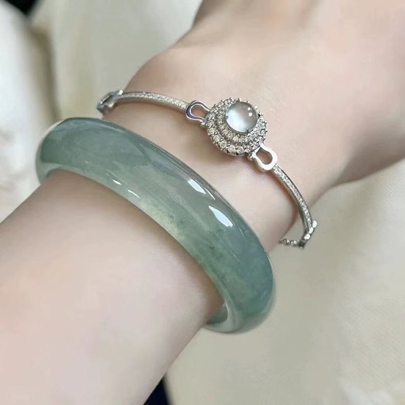 bracelet with floral patterns  - Bracelets ulasan dan harga