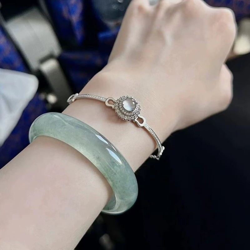 bracelet with floral patterns  - Bracelets ulasan dan harga