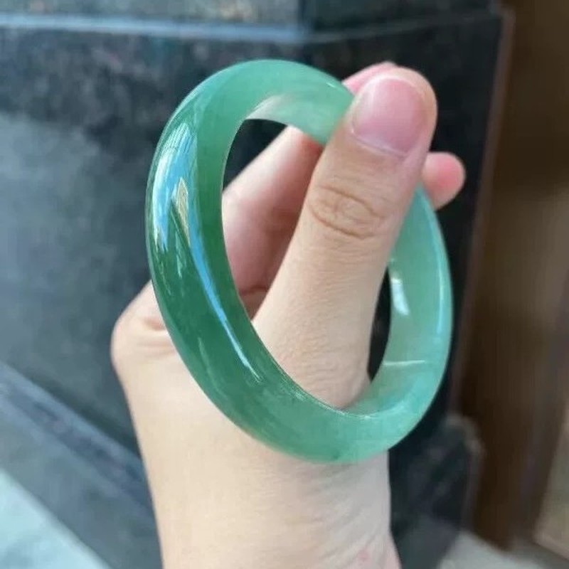 Elegant oil- jadeite  ice-waxy - Bracelets ulasan dan harga